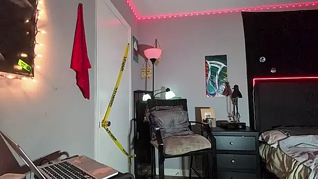 Snapshot of therealsuave chatting on 11.01.25 therealsuave online show from 11.01.25