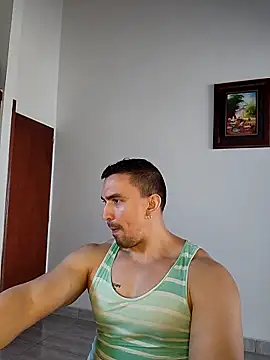 Snapshot of jhay-crux chatting on 12.29.24 jhay-crux online show from 12.29.24