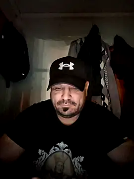 Snapshot of Futacisu chatting on 11.24.25 Futacisu online show from 11.24.25