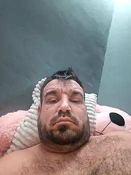 Snapshot of Futacisu chatting on 12.17.25 Futacisu online show from 12.17.25