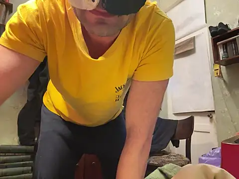 Snapshot of Ariel_Ari chatting on 01.26.25 Ariel Ari online show from 01.26.25