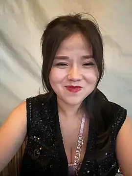 Efangfang online show from 01.03.25