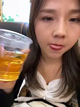 Efangfang online show from 01.08.25