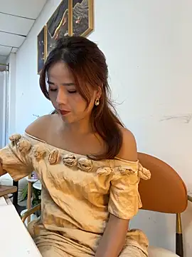 Efangfang online show from 11.12.25