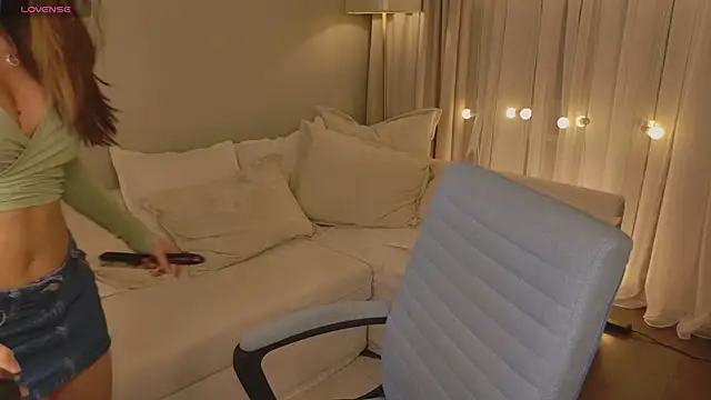 EmiliaDreams online show from 02.20.26