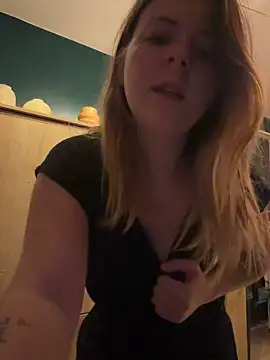 Snapshot of Nina_blain chatting on 02.14.26 Nina blain online show from 02.14.26