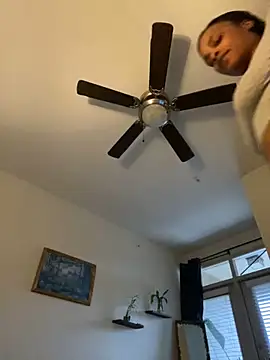 Snapshot of goldbuni chatting on 12.26.24 goldbuni online show from 12.26.24