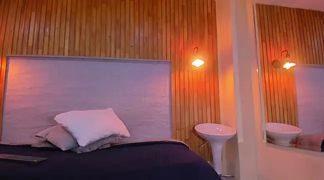 amelialeen7 online show from 12.13.24