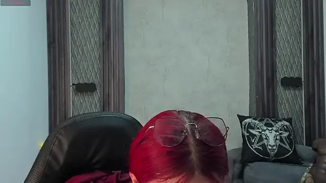 selene red  online show from 02.06.25