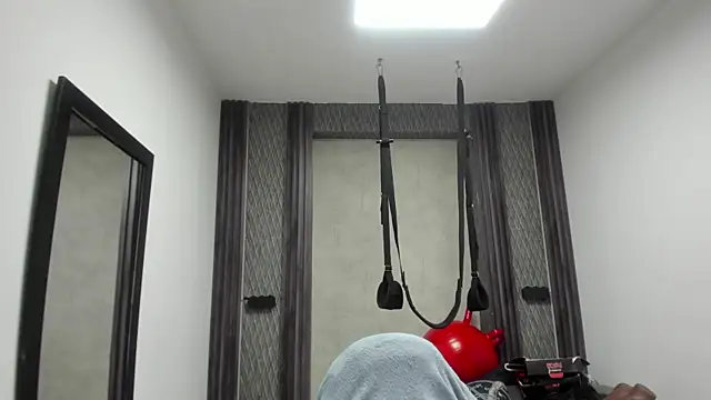 selene red  online show from 05.07.26