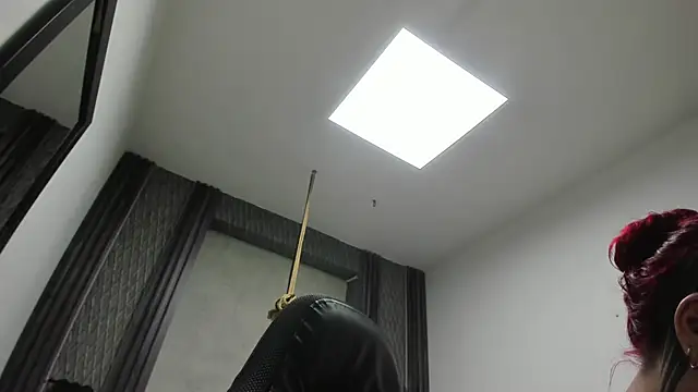 selene red  online show from 06.11.26