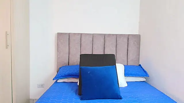 karina lewis  online show from 12.28.24