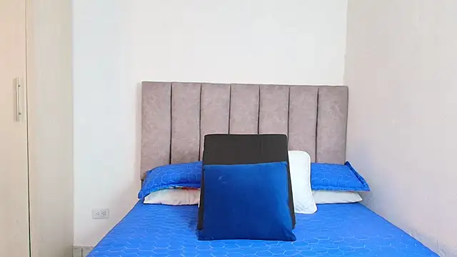 karina lewis  online show from 12.28.24