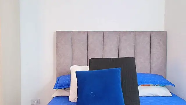 karina lewis  online show from 01.24.25