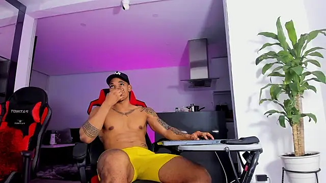 TROYWESLY- online show from 02.12.25