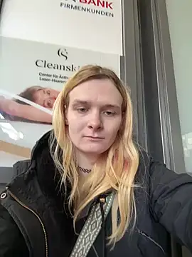 Snapshot of emma_neko chatting on 03.17.25 emma neko online show from 03.17.25