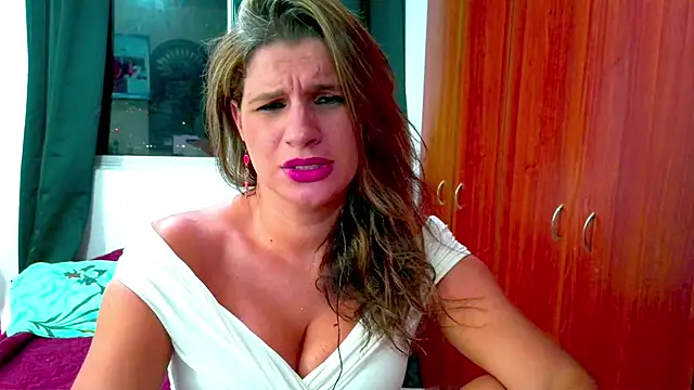 Snapshot of dalila_sexxx chatting on 02.01.25 dalila sexxx online show from 02.01.25