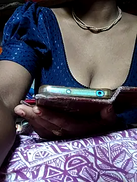 Snapshot of DARK_WINE_ chatting on 09.19.25 DARK WINE online show from 09.19.25