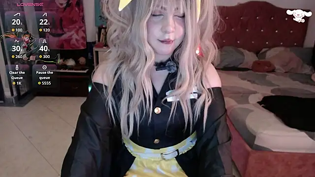 Snapshot of Avril2001 chatting on 07.19.26 Avril2001 online show from 07.19.26