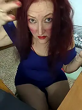 Snapshot of SabrinaXlovess chatting on 12.16.25 SabrinaXlovess online show from 12.16.25