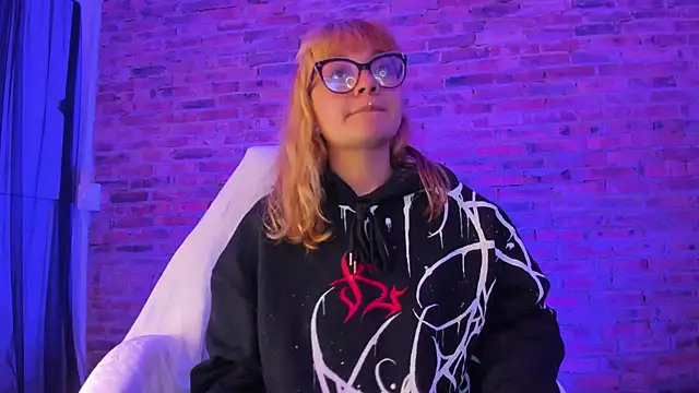 Sweet Namii online show from 02.05.25