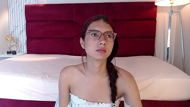 sara saenz99 online show from 02.21.25