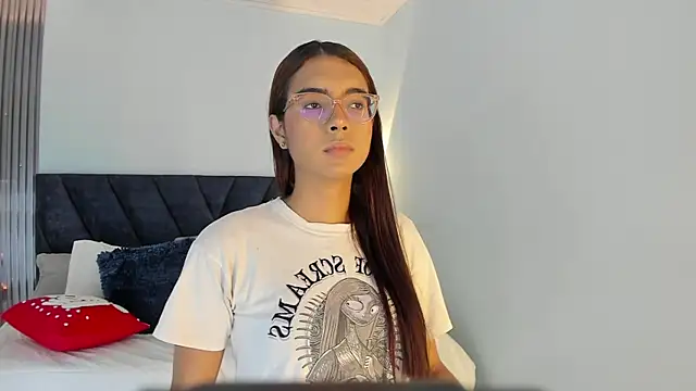 sara saenz99 online show from 11.08.25