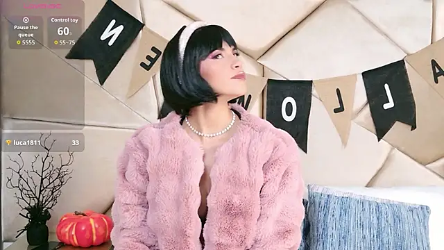 Snapshot of Camille_Torres chatting on 10.30.25 Camille Torres online show from 10.30.25