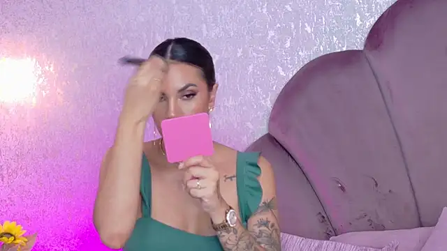 Snapshot of Camille_Torres chatting on 12.13.25 Camille Torres online show from 12.13.25