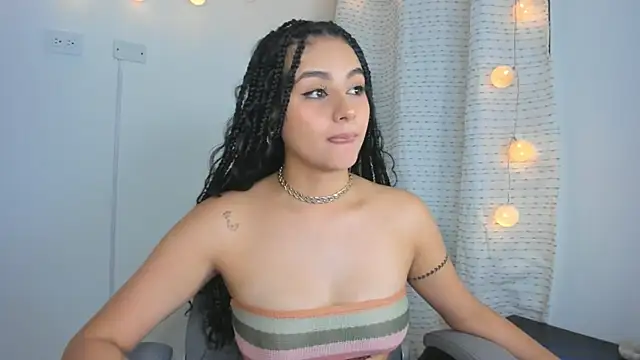 Snapshot of julia_strauns chatting on 01.03.25 julia strauns online show from 01.03.25