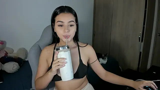 Snapshot of julia_strauns chatting on 10.08.25 julia strauns online show from 10.08.25