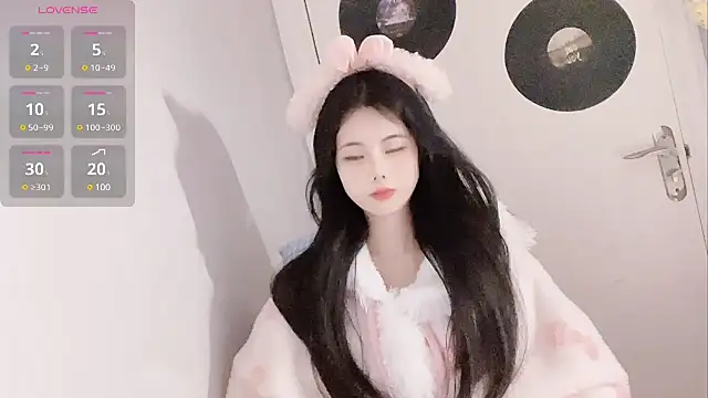 Snapshot of Qedgjwyz1 chatting on 02.02.25 Qedgjwyz1 online show from 02.02.25