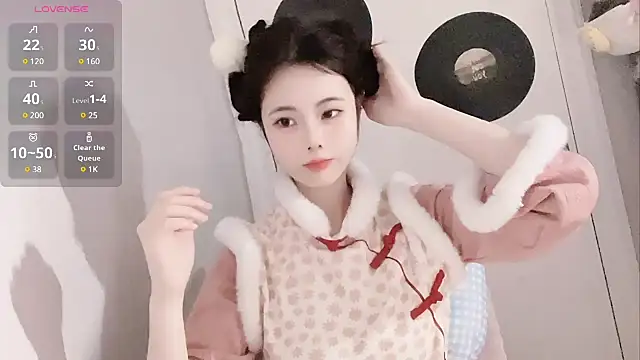 Snapshot of Qedgjwyz1 chatting on 02.04.25 Qedgjwyz1 online show from 02.04.25