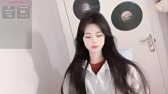 Snapshot of Qedgjwyz1 chatting on 02.07.25 Qedgjwyz1 online show from 02.07.25