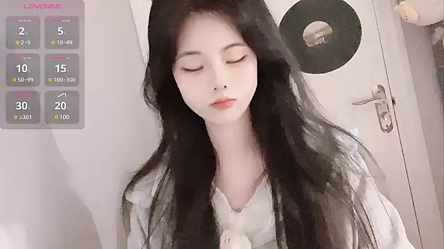 Snapshot of Qedgjwyz1 chatting on 02.08.25 Qedgjwyz1 online show from 02.08.25