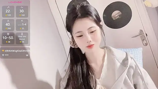 Snapshot of Qedgjwyz1 chatting on 02.08.25 Qedgjwyz1 online show from 02.08.25