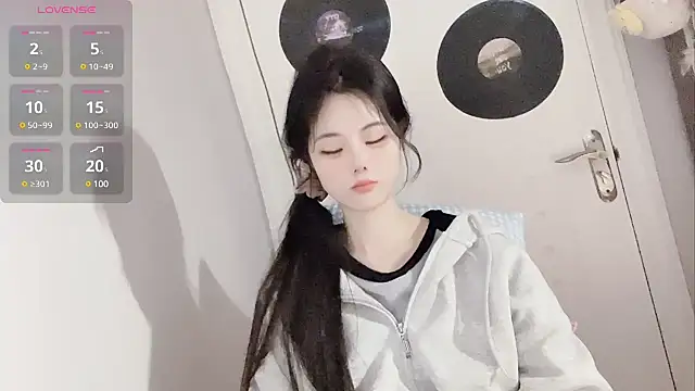 Snapshot of Qedgjwyz1 chatting on 02.12.25 Qedgjwyz1 online show from 02.12.25