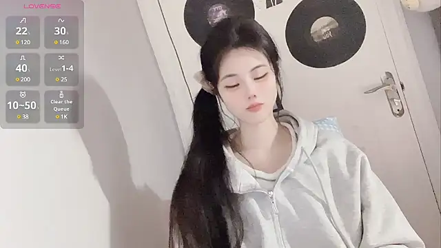 Snapshot of Qedgjwyz1 chatting on 02.17.25 Qedgjwyz1 online show from 02.17.25