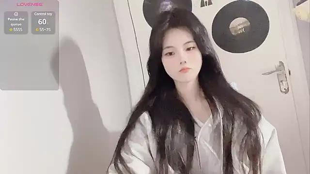 Snapshot of Qedgjwyz1 chatting on 02.19.25 Qedgjwyz1 online show from 02.19.25