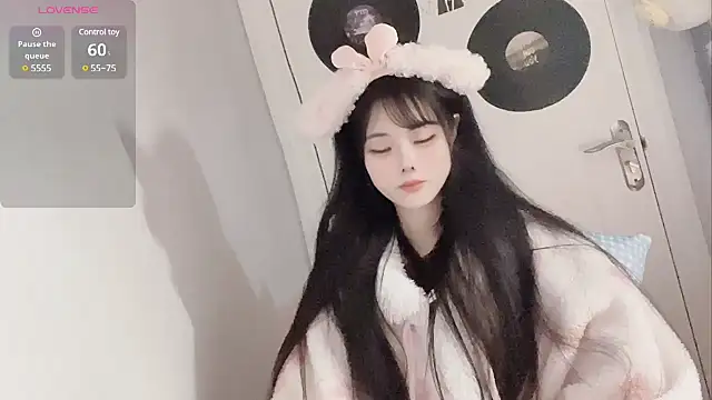 Snapshot of Qedgjwyz1 chatting on 02.22.25 Qedgjwyz1 online show from 02.22.25