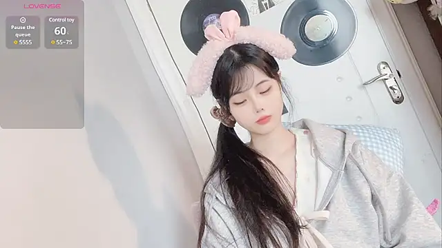 Snapshot of Qedgjwyz1 chatting on 03.02.25 Qedgjwyz1 online show from 03.02.25