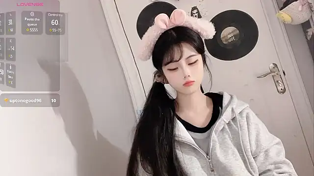 Snapshot of Qedgjwyz1 chatting on 03.06.25 Qedgjwyz1 online show from 03.06.25