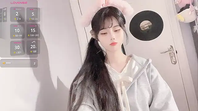 Snapshot of Qedgjwyz1 chatting on 03.08.25 Qedgjwyz1 online show from 03.08.25