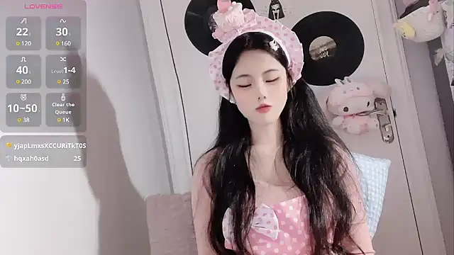 Snapshot of Qedgjwyz1 chatting on 03.18.25 Qedgjwyz1 online show from 03.18.25