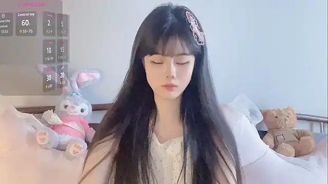 Snapshot of Qedgjwyz1 chatting on 10.20.25 Qedgjwyz1 online show from 10.20.25