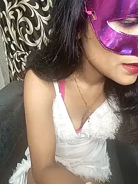 Snapshot of REVA_DARLING chatting on 05.27.26 REVA DARLING online show from 05.27.26