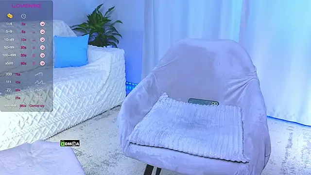 Snapshot of lisa_art chatting on 02.25.25 lisa art online show from 02.25.25