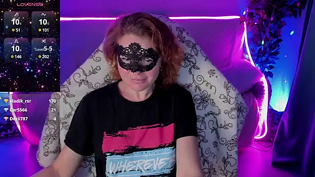 Snapshot of Sexy-Housewife chatting on 12.08.24 Sexy-Housewife online show from 12.08.24