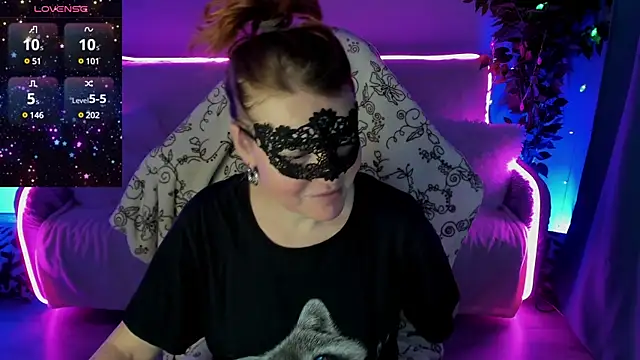 Snapshot of Sexy-Housewife chatting on 12.25.24 Sexy-Housewife online show from 12.25.24