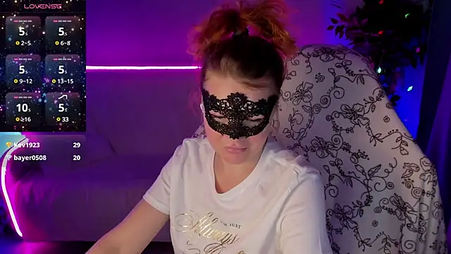 Snapshot of Sexy-Housewife chatting on 01.04.25 Sexy-Housewife online show from 01.04.25